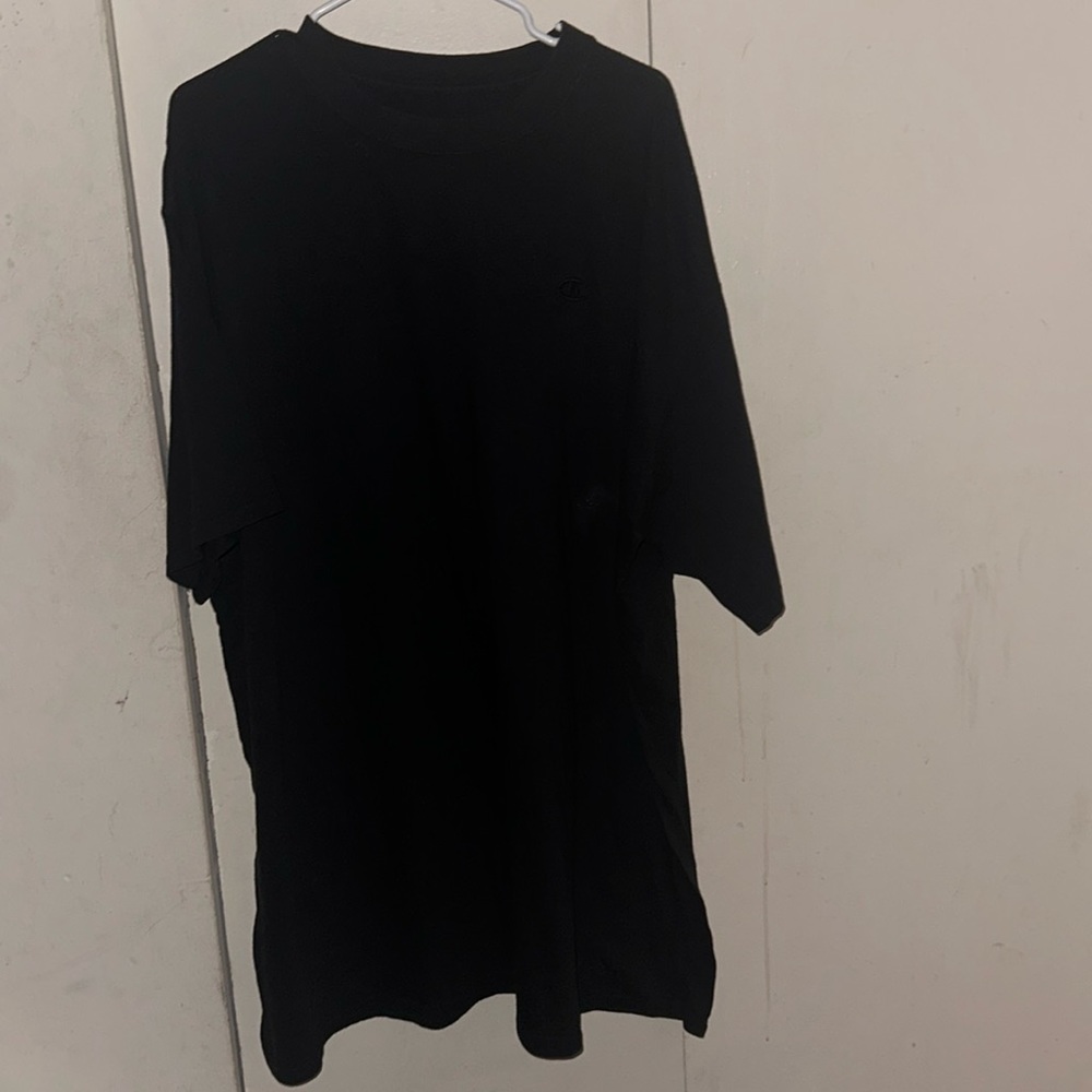 Men’s Size 3XL Champion T-shirt.